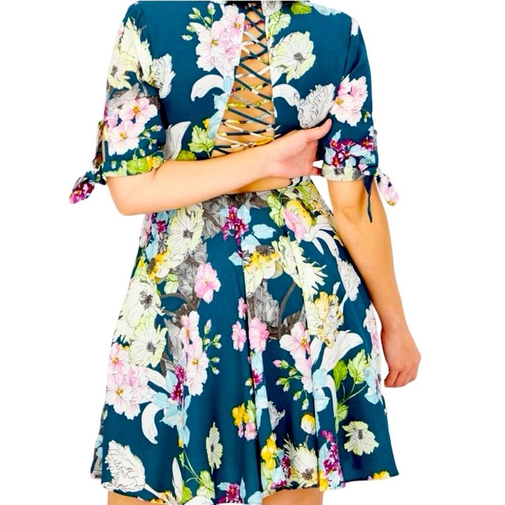 Aliyah Lace-Up Fit & Flare Romantic Floral Midi Dress Women’s XS